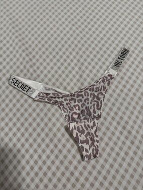 Victoria's Secret Girls' Lilac Leopard Print Thong